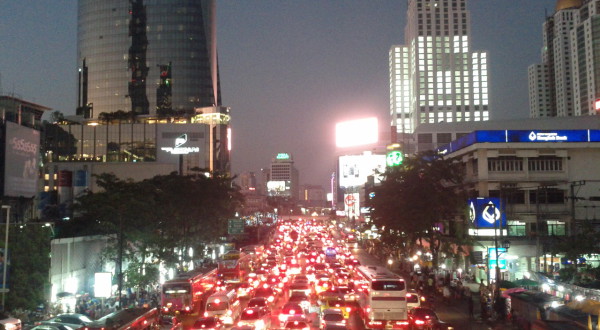 Verkehr in Bangkok Bangkok bei Nacht